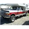 Image 1 : 1994 FORD F350 XLT PICKUP CREW CAB 4X4 RED