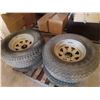 Image 1 : (4) Dunlop Grantrec Tires 31 X 10.50 R15 LT with 