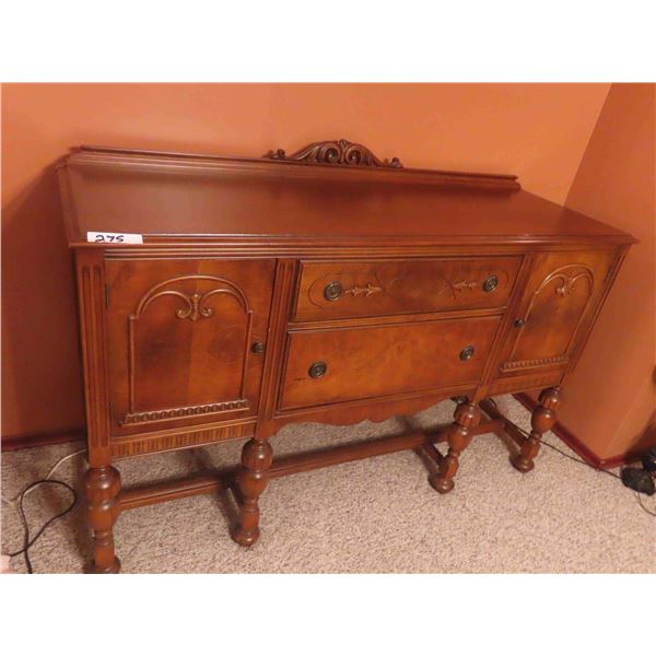 Gorgeous 8 Piece Walnut Dining Room Suite : Table with