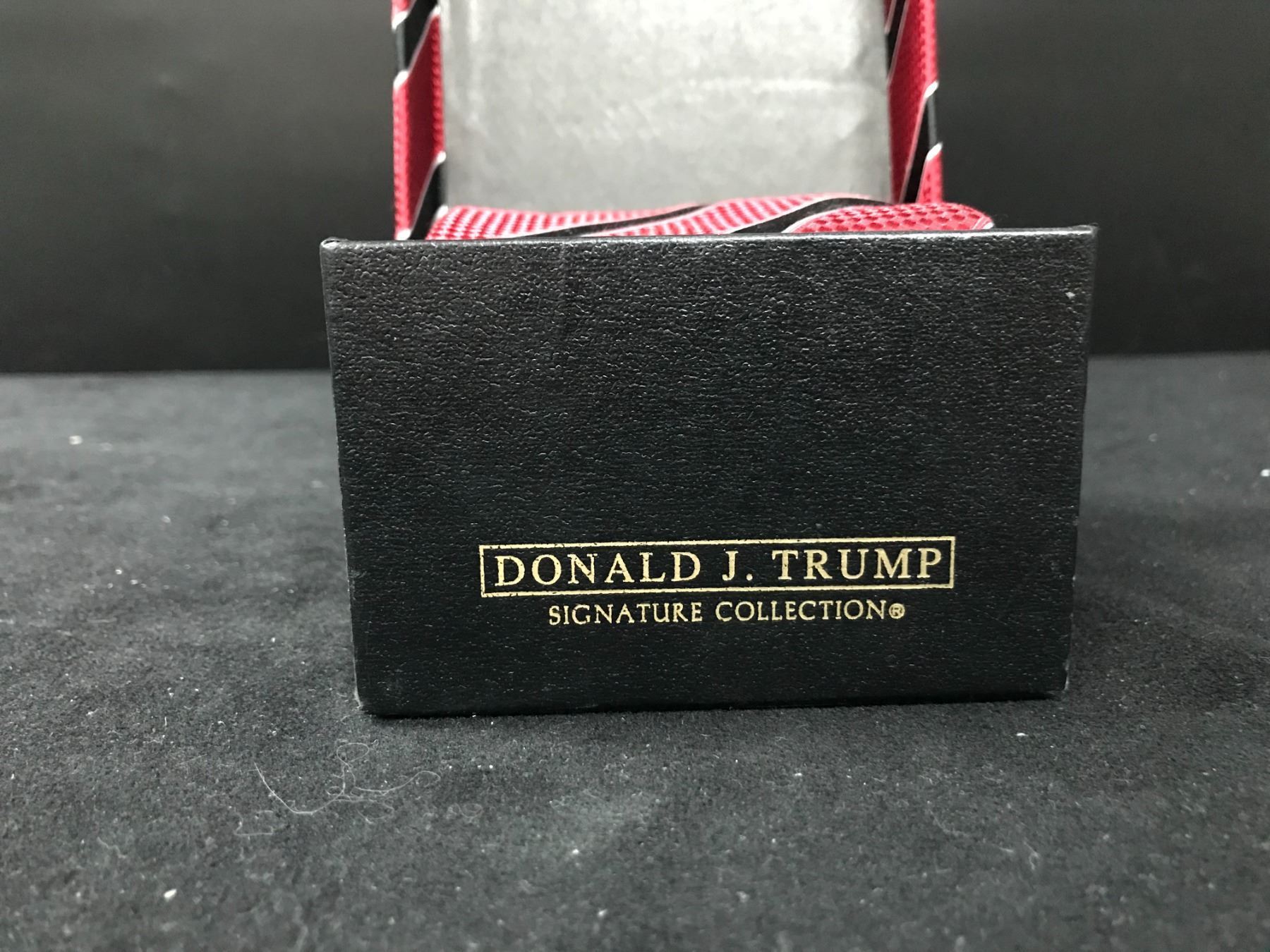 Donald J Trump Signature Collection DONALD TRUMP SIGNATURE COLLECTION SILK TIE IN BOX