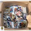 Image 1 : LARGE BOX THOUSANDS OF UNSORTED HOCKEY CARDS