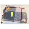 Image 1 : NEW WITH TAGS JUST COZY BLANKET SCARF