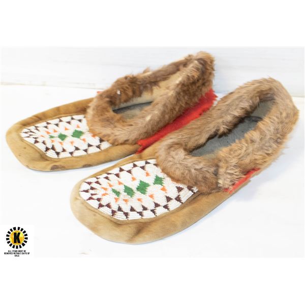 PAIR OF 1960'S NWT MOCCASINS SIZE 9