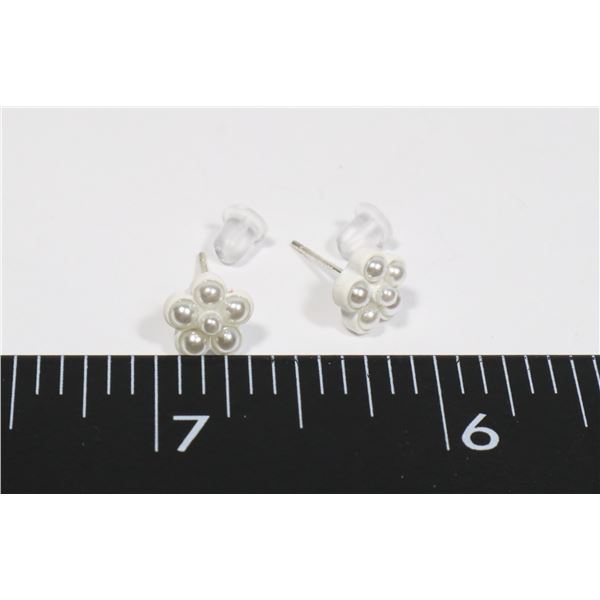 NEW FAUX PEARL FLOWER STUD EARRINGS