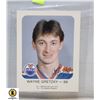 Image 1 : 1981-82 WAYNE GRETZKY RED ROOSTER CARD