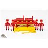 MAJO-KIT LOT OF 4 RED FIGURES, CAR LIFT, TOOLS