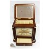 Image 2 : LARGE BULOVA WOODEN CLOCK & JEWELRY BOX