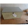 Image 1 : 2" x 1" wooden box