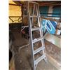 Image 2 : 6' step ladder- aluminum