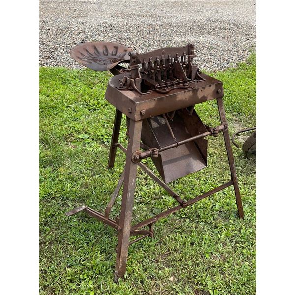 VINTAGE POTATO CUTTER