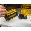 Image 1 : Dewalt jobsite radio battery not included