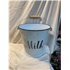 Image 1 : Milk tin pail