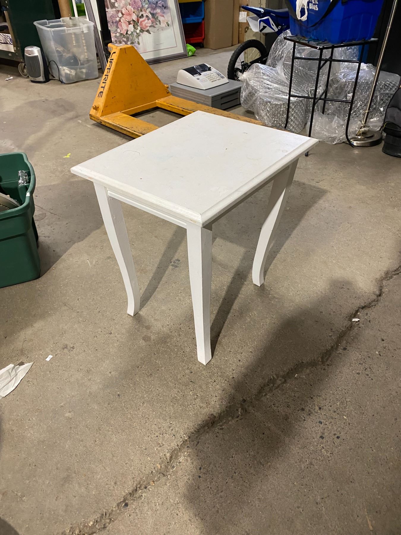 Table one leg needs tightening