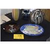 Image 1 : MIXED LOT: CERAMIC VASES & PLATES W/FISH MOTIF (5 PCS)