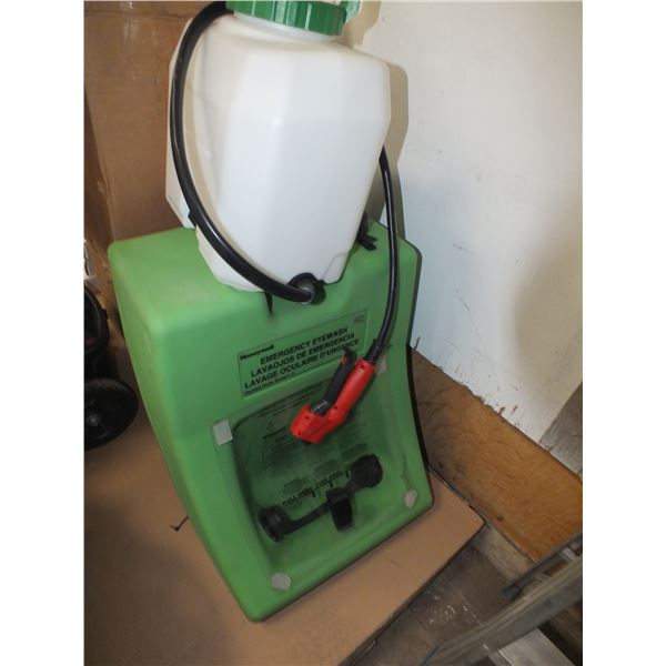 Eye Wash Station & Sprayer