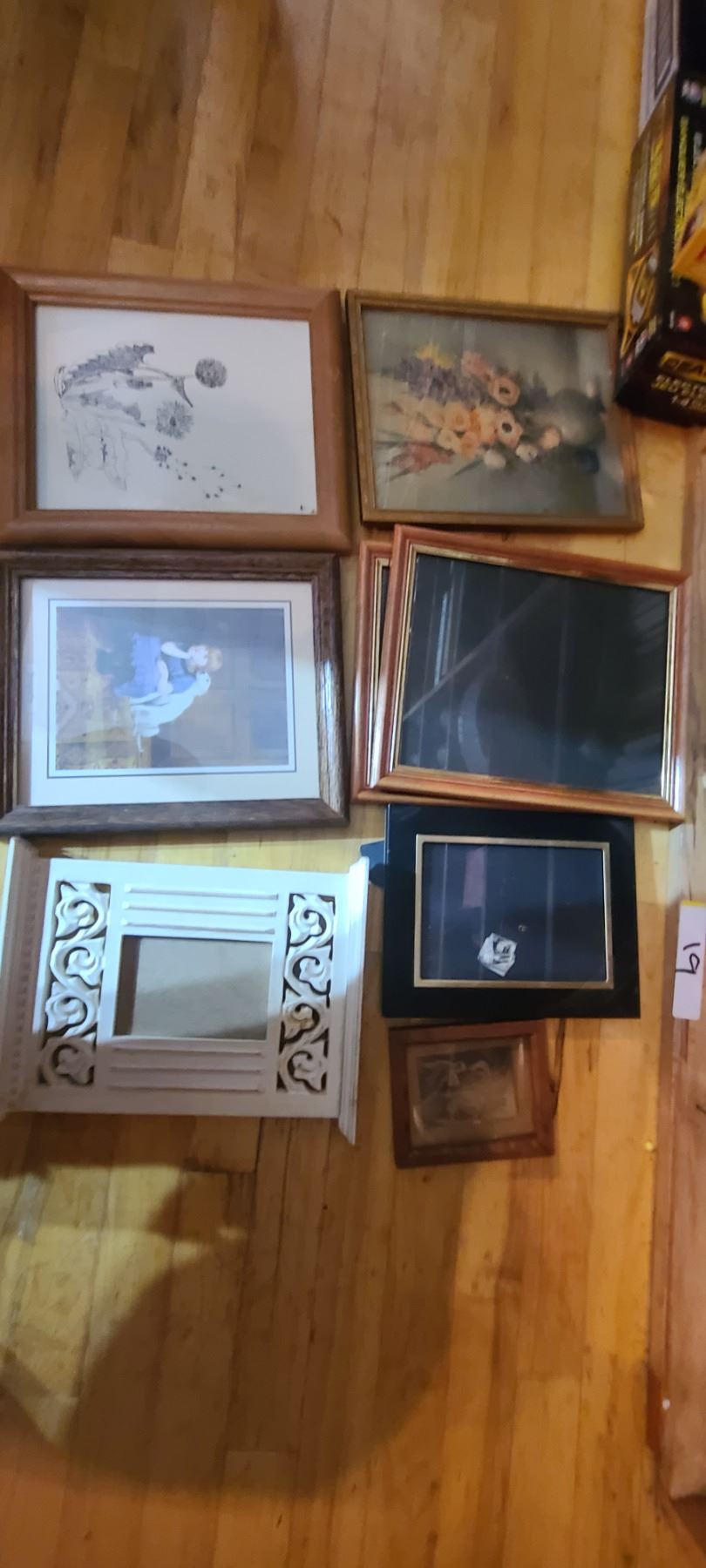 BOOT STAND AND PICTURE FRAMES