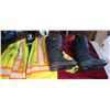 Image 1 : SZ 7 BAFFIN WORK BOOTS AND REFLECTIVE SAFETY JACKET