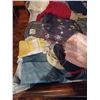 Image 2 : WOMENS CLOTHES AND PILLOWS ECT JEANS 30-32, BLANKETS