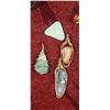 Image 14 : RINGS/ BRACELETTES/ STONES/ CRACKLE QUARTZ AND CRYSTALS WITH TWO WOODEN BOXES