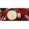 Image 2 : CONTAINER WITH MISC JEWLERY ITEMS INSIDE
