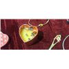 Image 8 : CONTAINER WITH MISC JEWLERY ITEMS INSIDE