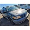 Image 2 : 2001 Toyota Sienna LE