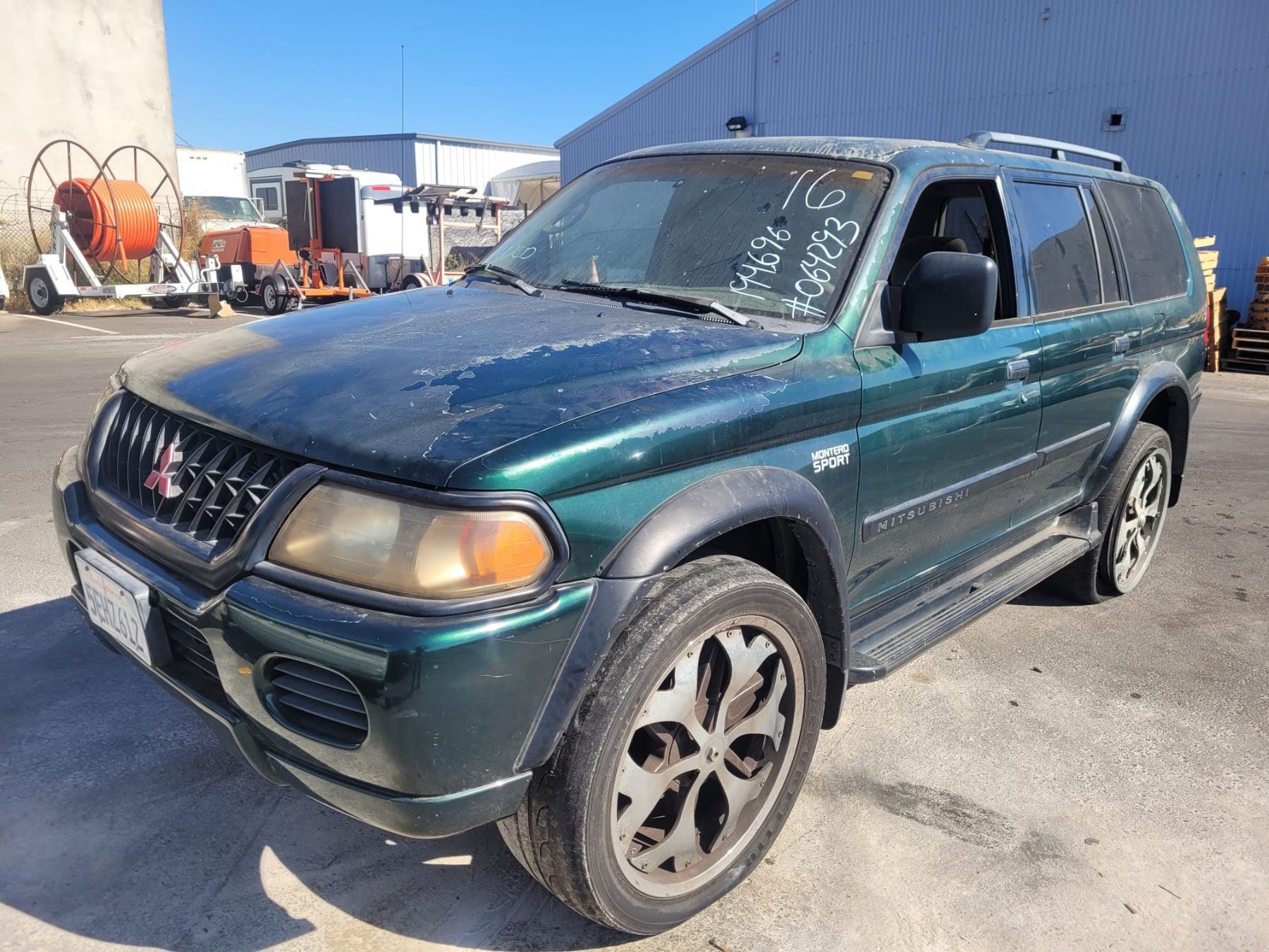 2001 Mitsubishi Montero Sport ES