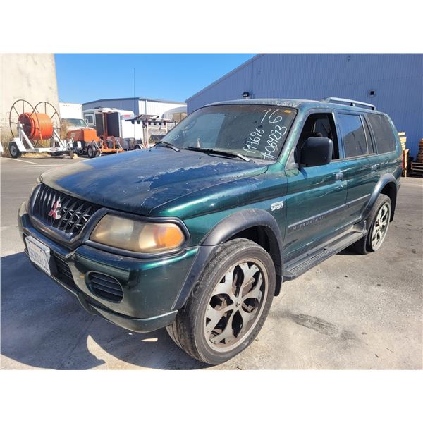 2001 Mitsubishi Montero Sport ES
