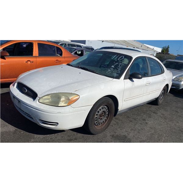 2005 Ford Taurus SE