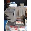 Image 8 : GROS LOT D'ARTICLES ASST ET BIBELOTS