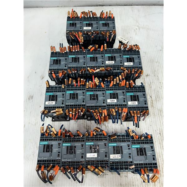 Lot of (18) Siemens #3RH2131-2BB40 Contactors