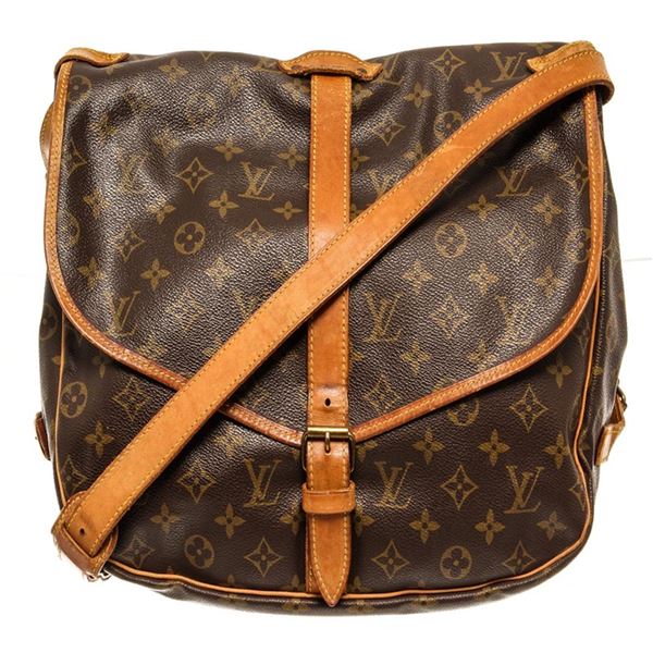 Louis Vuitton Saumur 35 Messenger Bag