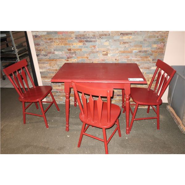 TABLE AVEC 3 CHAISES