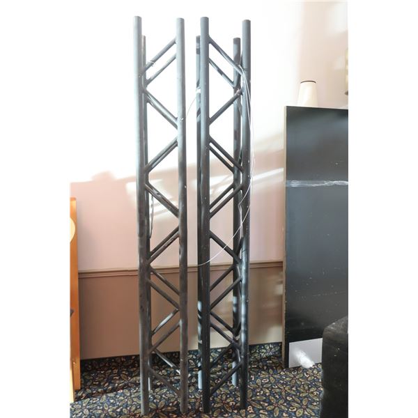 SUPPORT EN MÉTAL POUR LUMIÈRES 96"x12"