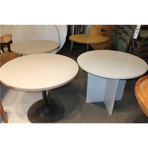 LOT DE 4 TABLES RONDES 36"d (BASE ASST)