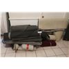 Image 1 : LOT DE PIÈCES DE TAPIS/RUNNERS ASST