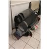 Image 2 : LOT DE PIÈCES DE TAPIS/RUNNERS ASST