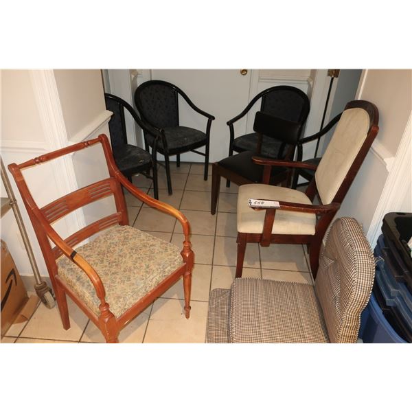 LOT DE 7 CHAISES ASST