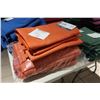 Image 1 : NAPPE 62"x 62" ORANGE