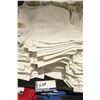Image 2 : NAPKINS EN TISSU BLANC