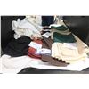 Image 1 : LOT DE 130+ NAPKINS EN TISSU -COULEURS ASSORTIES