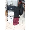 Image 2 : LOT DE GILETS ET CHEMISES DE SERVEURS
