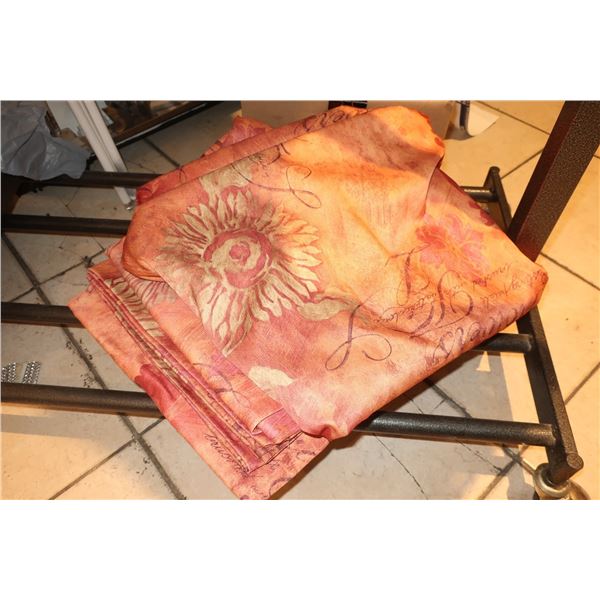 LOT DE 5 NAPPES D’AUTOMNE