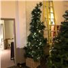 Image 1 : ARBRE DE NOËL 9' AVEC LUMIÈRES ET BASE