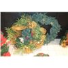 Image 1 : LOT: 2 RÉCIFS DE NOËL AVEC LUMIÈRES ET DÉCORATIONS