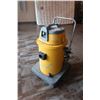 Image 1 : ASPIRATEUR JOHNNY VAC 120v, 60hz, 10.4a