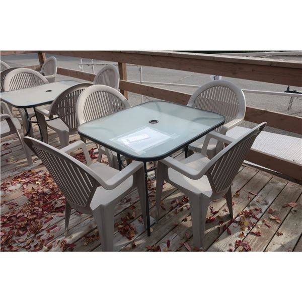 ENS: TABLE VITRÉE A/4-CHAISE PLASTIQUE D'EXTIRIEUR