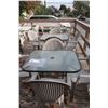 Image 2 : ENS: TABLE VITRÉE A/4-CHAISE PLASTIQUE D'EXTIRIEUR