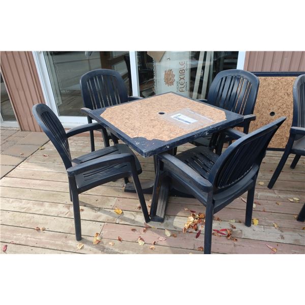 ENS: TABLE PLASTIQUE  A/4-CHAISES PLASTIQUE D'EXTIRIEUR
