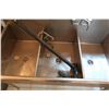 Image 2 : ÉVIERS INOX TRIPLE AVEC 1-ROBINET 63"x34"x41"
